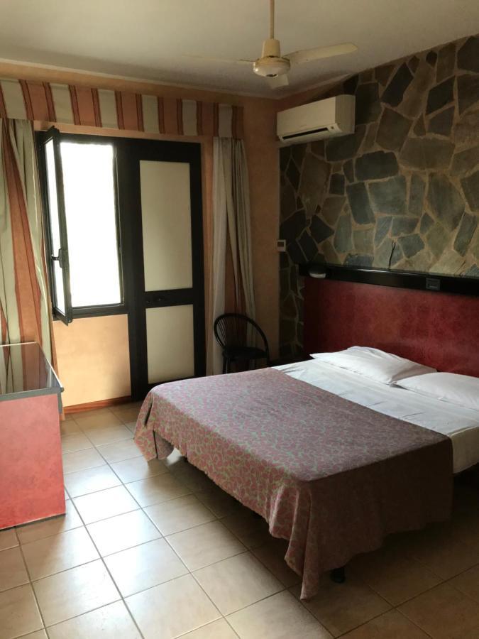 American Motel Cisterna di Latina Bagian luar foto