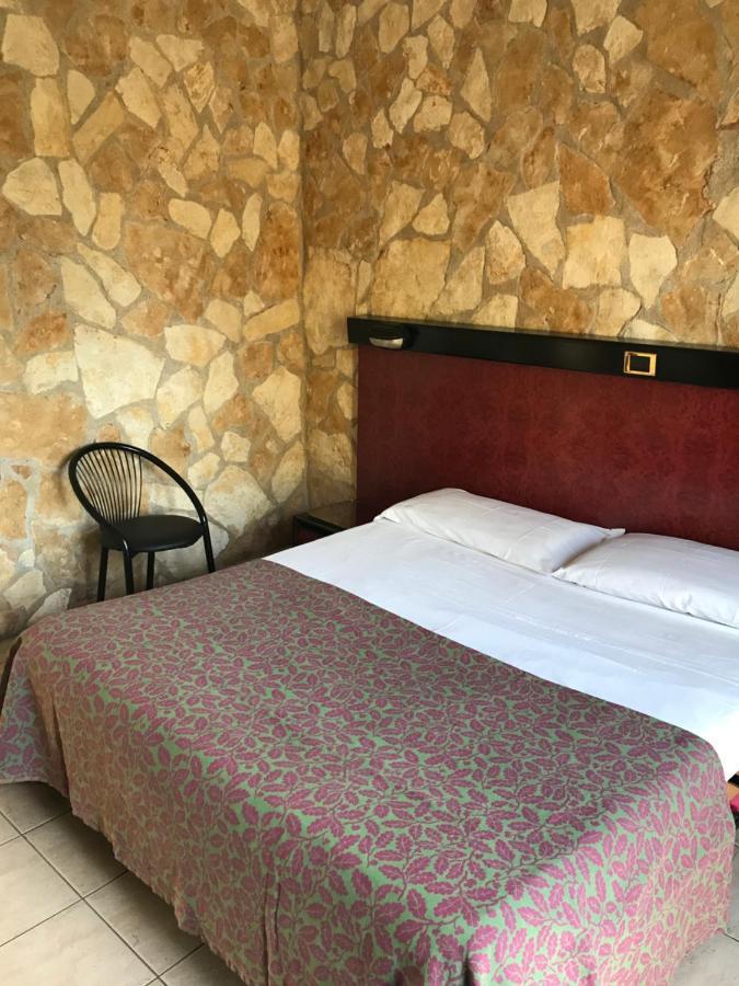 American Motel Cisterna di Latina Bagian luar foto