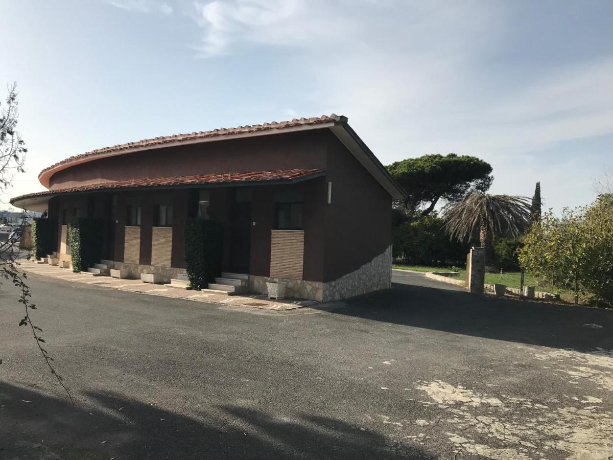 American Motel Cisterna di Latina Bagian luar foto