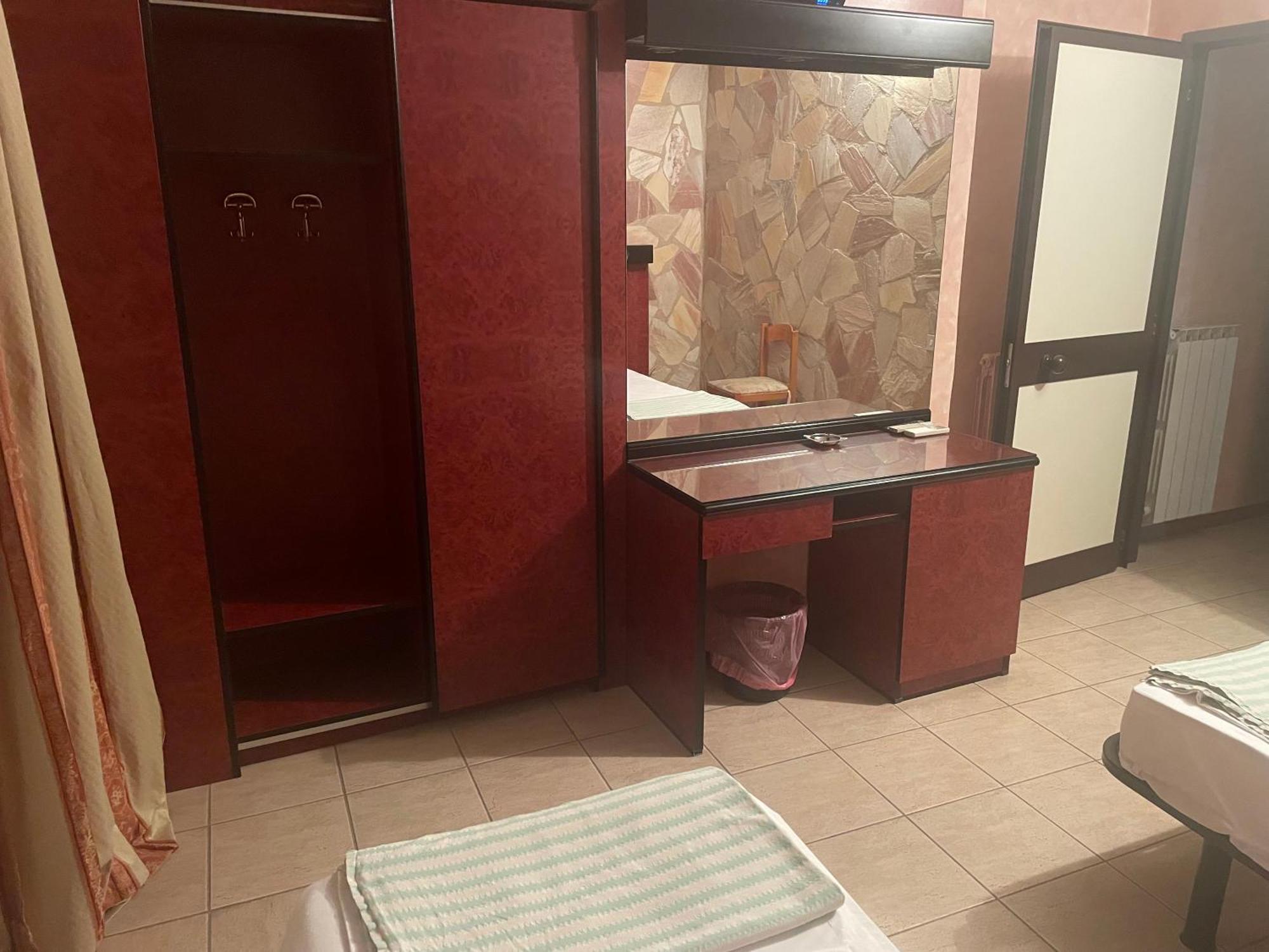 American Motel Cisterna di Latina Bagian luar foto